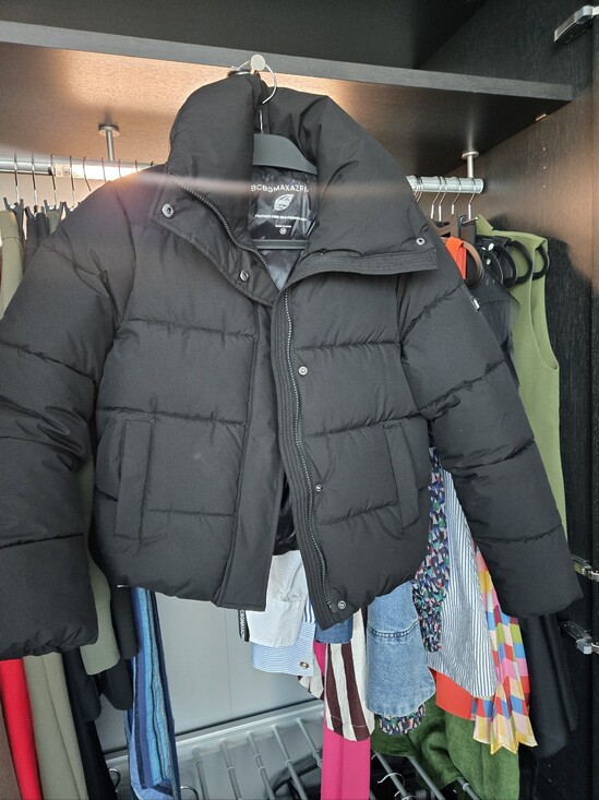 BCBGMaxAzria Jackets & Blazers - BCBGMAXAZRIA Black Puffer Jacket